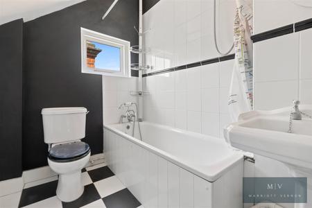 2 bedroom Flat for sale in Dale Road, Purley