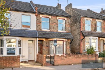 3 bedroom End of terrace house for sale in Davidson Road, Croydon