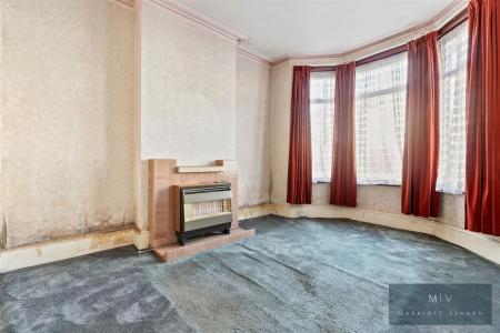 3 bedroom End of terrace house for sale in Davidson Road, Croydon