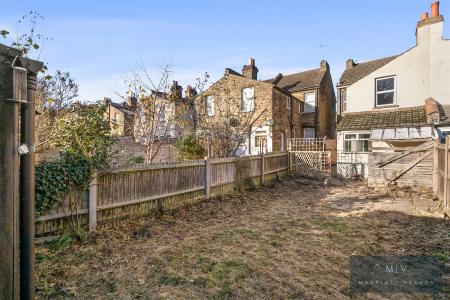 3 bedroom End of terrace house for sale in Davidson Road, Croydon