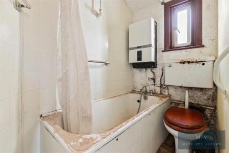 3 bedroom End of terrace house for sale in Davidson Road, Croydon