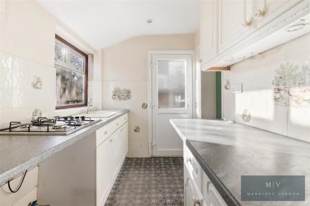 3 bedroom End of terrace house for sale in Davidson Road, Croydon