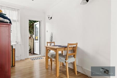 2 bedroom Terraced House for sale in Bynes Road, South Croydon