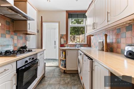 2 bedroom Terraced House for sale in Bynes Road, South Croydon