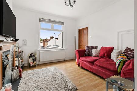2 bedroom Terraced House for sale in Bynes Road, South Croydon