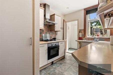 2 bedroom Terraced House for sale in Bynes Road, South Croydon