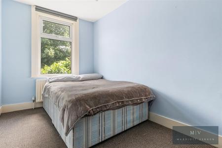 2 bedroom Terraced House for sale in Bynes Road, South Croydon
