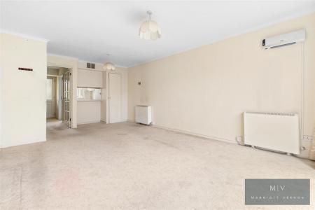 3 bedroom Terraced House for sale in Tidenham Gardens, Croydon