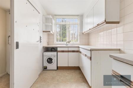3 bedroom Terraced House for sale in Tidenham Gardens, Croydon
