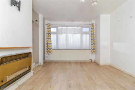 3 bedroom Terraced House for sale in Harcourt Road, Thornton Heath