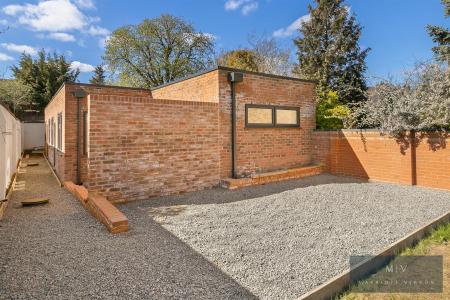 2 bedroom Semi-detached bungalow for sale in Ashburton Road, Croydon