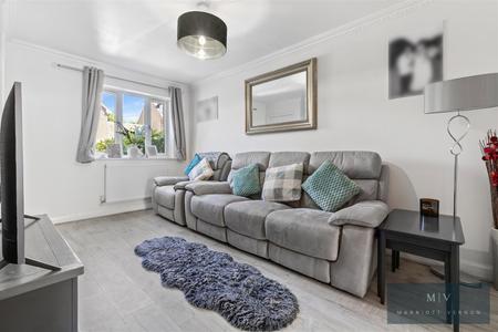 2 bedroom End of terrace house for sale in Clayton Mead, Godstone