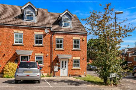 3 bedroom End of terrace house for sale in Curchin Close, Biggin Hill, Westerham