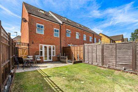 3 bedroom End of terrace house for sale in Curchin Close, Biggin Hill, Westerham