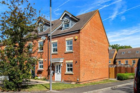 3 bedroom End of terrace house for sale in Curchin Close, Biggin Hill, Westerham