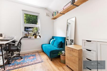 3 bedroom Terraced House for sale in Churchill Road, South Croydon