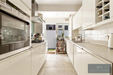 3 bedroom Terraced House for sale in Churchill Road, South Croydon