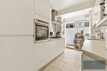 3 bedroom Terraced House for sale in Churchill Road, South Croydon