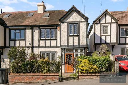 3 bedroom Semi-detached house for sale in Deanfield Gardens, Croydon
