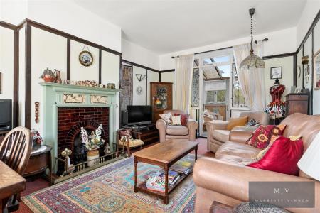 3 bedroom Semi-detached house for sale in Deanfield Gardens, Croydon
