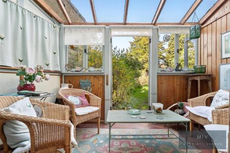 3 bedroom Semi-detached house for sale in Deanfield Gardens, Croydon