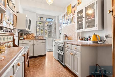 3 bedroom Semi-detached house for sale in Deanfield Gardens, Croydon