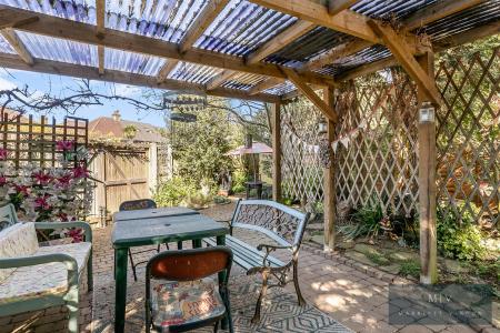 3 bedroom Semi-detached house for sale in Deanfield Gardens, Croydon