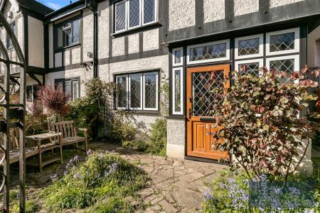 3 bedroom Semi-detached house for sale in Deanfield Gardens, Croydon