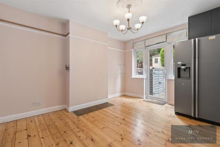 4 bedroom Terraced House for sale in Selsdon Avenue, South Croydon