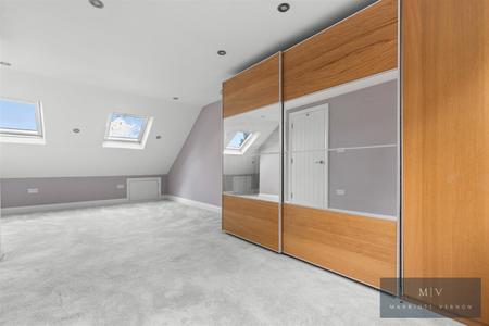 4 bedroom Terraced House for sale in Selsdon Avenue, South Croydon
