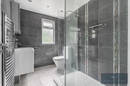 4 bedroom Terraced House for sale in Selsdon Avenue, South Croydon