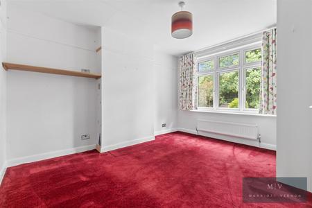 4 bedroom Terraced House for sale in Selsdon Avenue, South Croydon