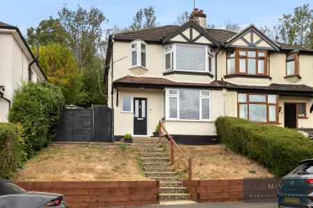 3 bedroom Semi-detached house for sale in Valley Road, Kenley