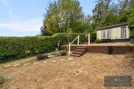 3 bedroom Semi-detached house for sale in Valley Road, Kenley