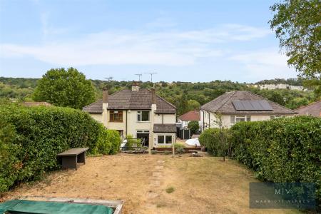 3 bedroom Semi-detached house for sale in Valley Road, Kenley