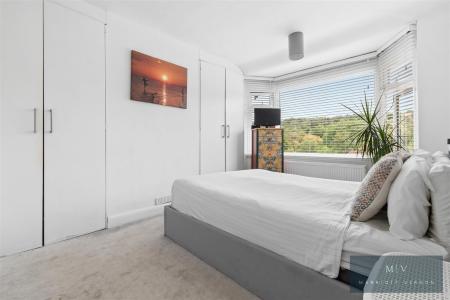3 bedroom Semi-detached house for sale in Valley Road, Kenley