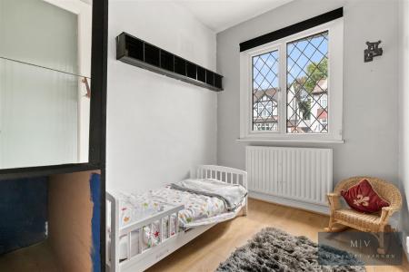 3 bedroom Semi-detached house for sale in Grasmere Road, Purley