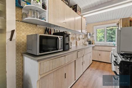 3 bedroom Semi-detached house for sale in Grasmere Road, Purley