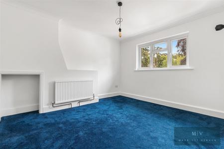 3 bedroom Semi-detached bungalow for sale in Old Lodge Lane, Purley