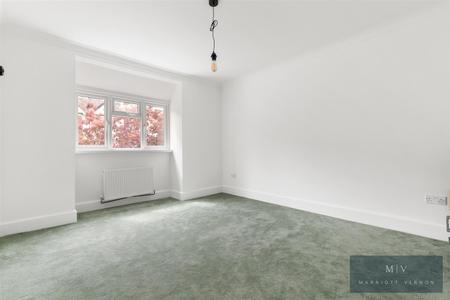 3 bedroom Semi-detached bungalow for sale in Old Lodge Lane, Purley