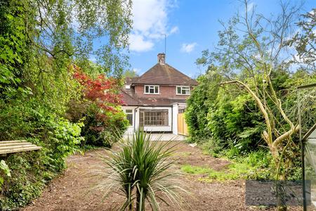 3 bedroom Semi-detached bungalow for sale in Old Lodge Lane, Purley
