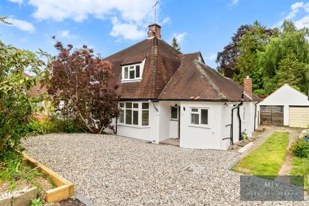 3 bedroom Semi-detached bungalow for sale in Old Lodge Lane, Purley