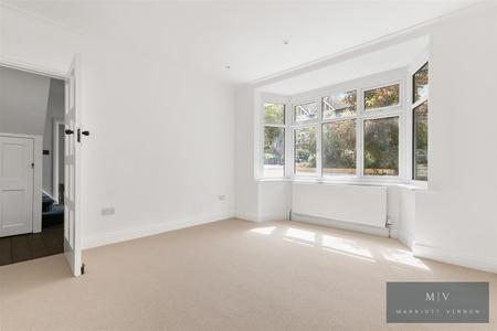 3 bedroom Semi-detached bungalow for sale in Old Lodge Lane, Purley