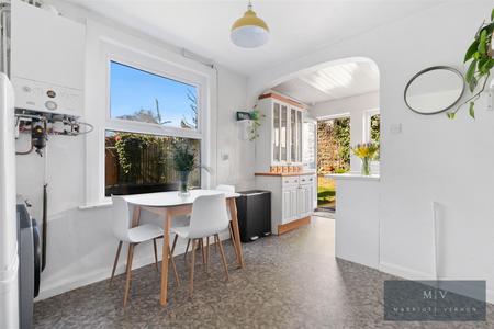 3 bedroom Semi-detached house for sale in Temple Road, Croydon