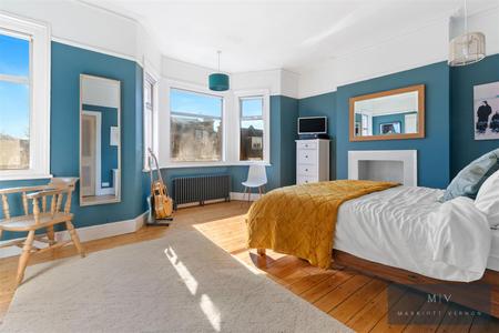 3 bedroom Semi-detached house for sale in Temple Road, Croydon