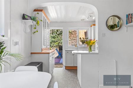3 bedroom Semi-detached house for sale in Temple Road, Croydon