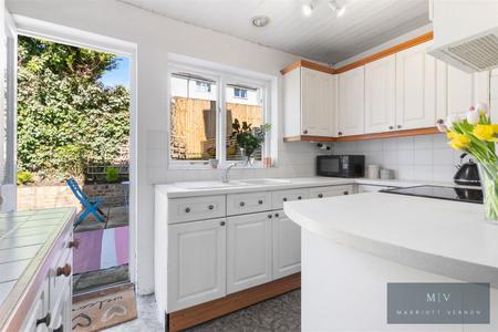 3 bedroom Semi-detached house for sale in Temple Road, Croydon