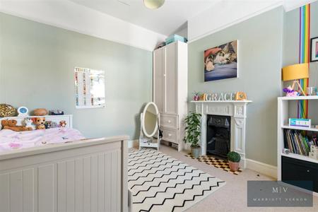 3 bedroom Semi-detached house for sale in Temple Road, Croydon