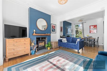 3 bedroom Semi-detached house for sale in Temple Road, Croydon