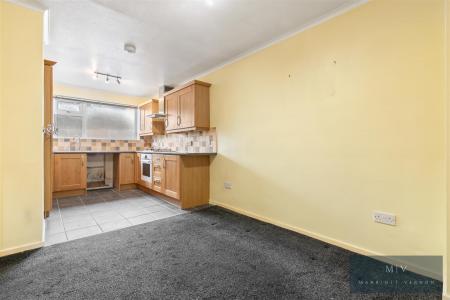 4 bedroom Link detached house for sale in Minster Drive, Croydon